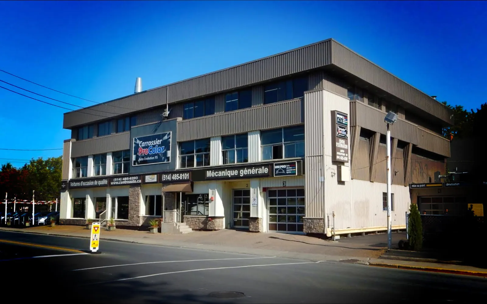 The Auto Evolution 95 building at 11 Westminster Ave S, Montreal-West
